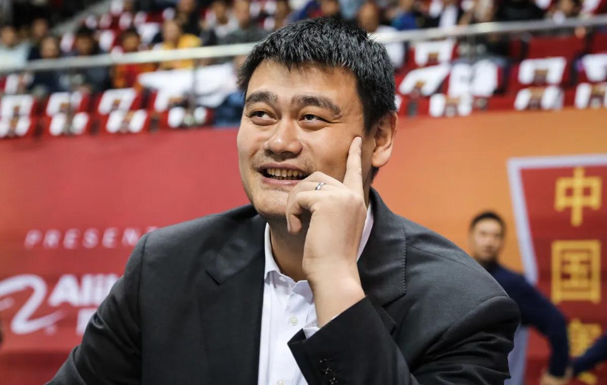 为什么cba打不进nba(深度剖析，为何CBA无法达到NBA的高度，真的是姚明管理能力不行吗)