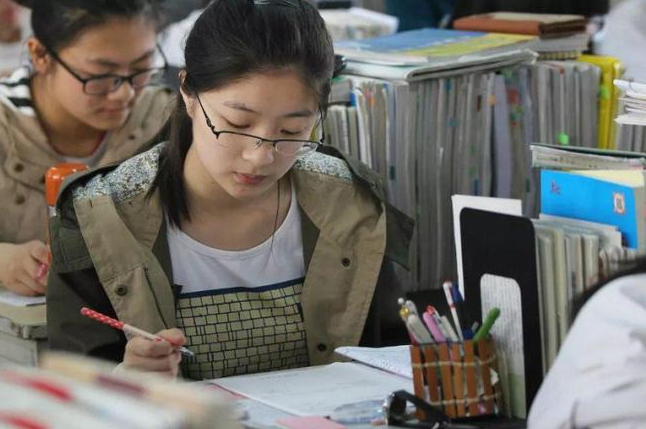 想上985名校，高三的“一模”至关重要，到底需要考多少分？