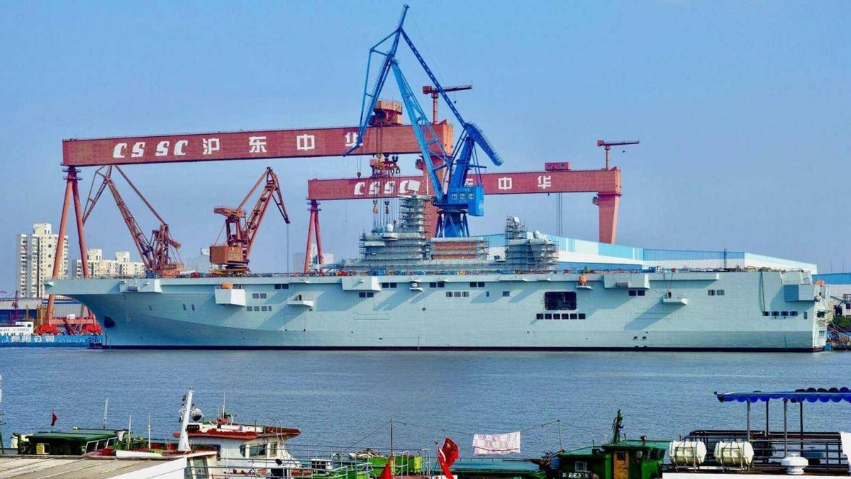 �ڶ���075���ܹ�������������ս����̨ýը����ѹ���Ⱥ�ĸ����