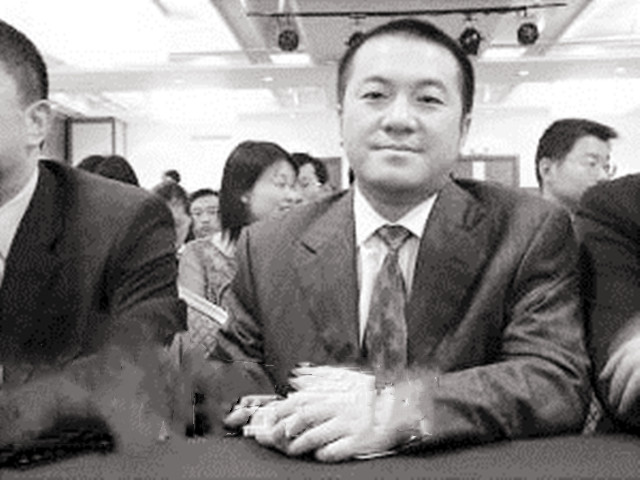 重庆富豪蔡奎：分走前妻200亿，买豪宅娶空姐，身价暴涨300亿