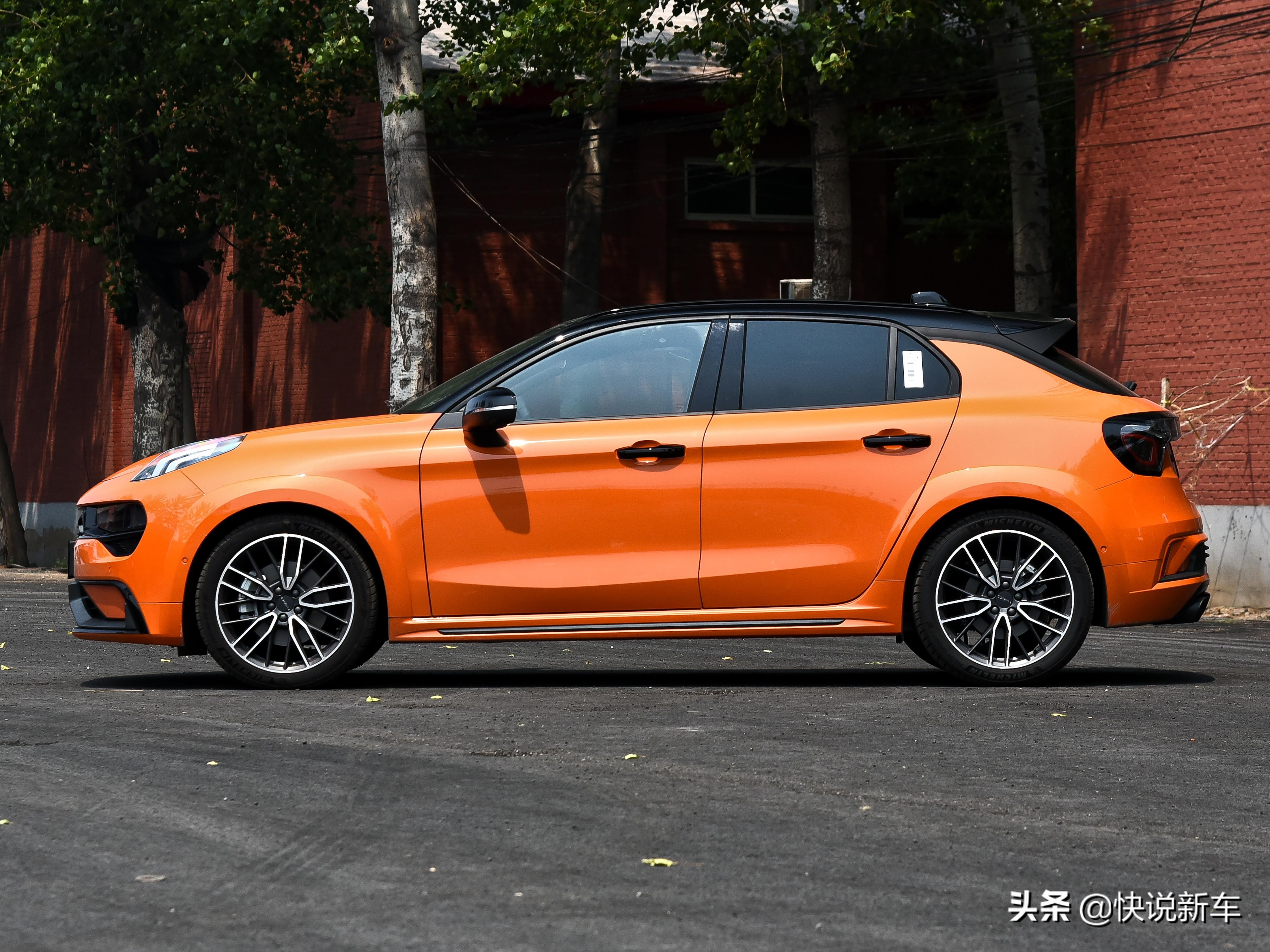 68万元,前脸个性,设计浪漫,实拍领克02 hatchback