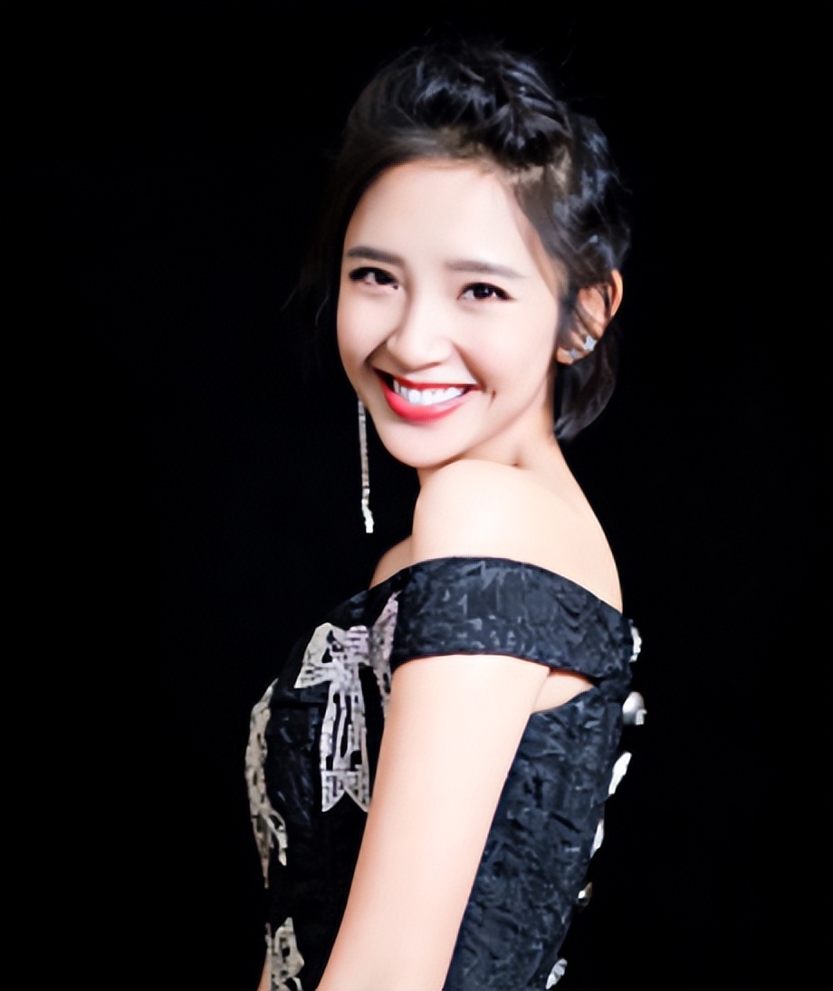 “自带苦相”的8位女星，五官凑在一起，演什么都很丧，可惜了