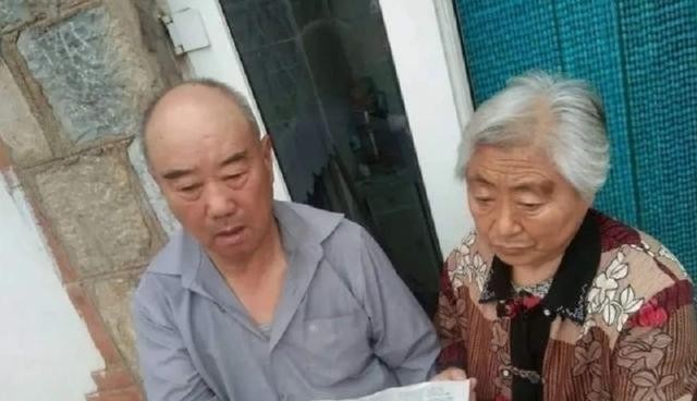 独生女曹茜留学失联17年，父母离世也不回家，怨恨父母控制欲太强