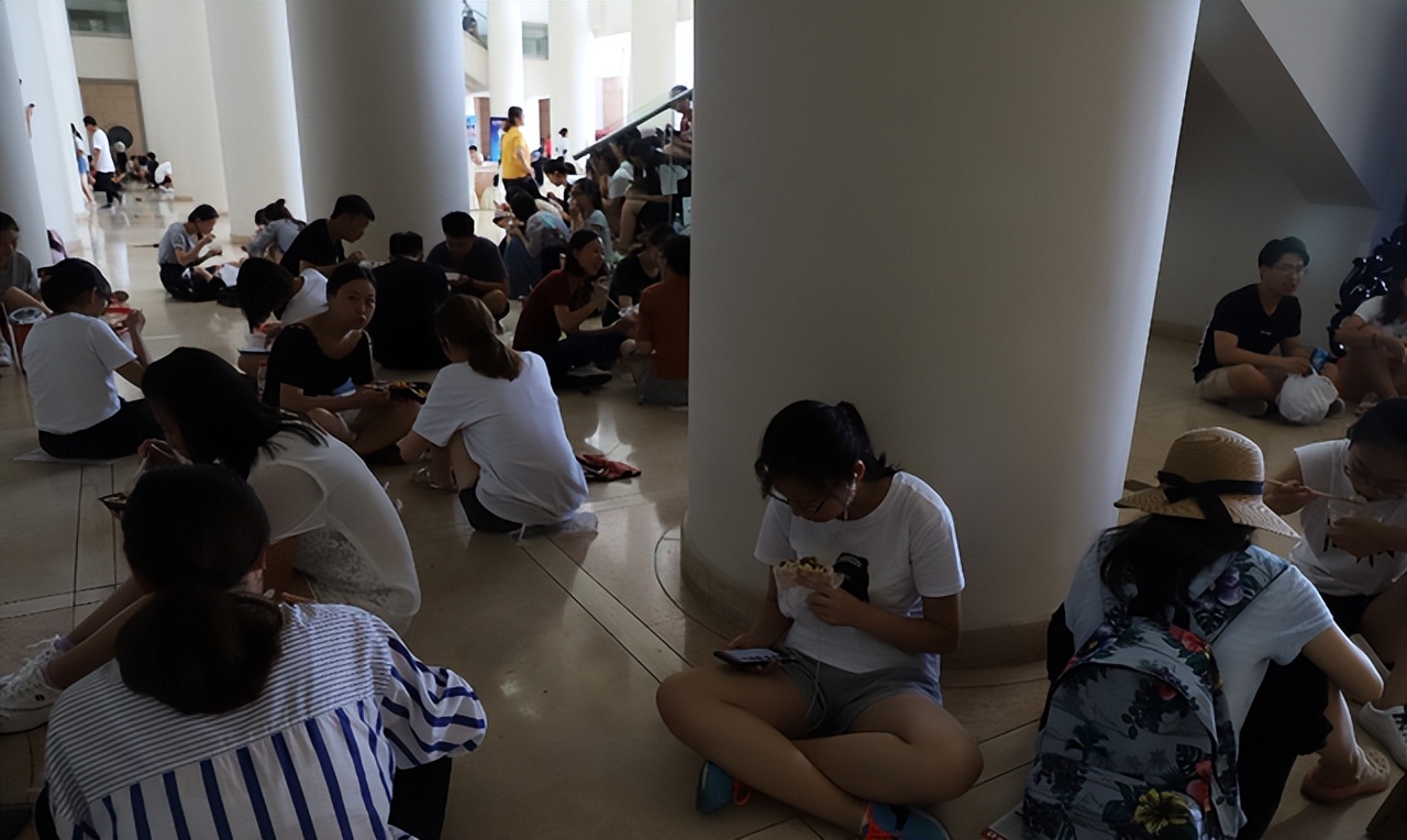 考生被取消“拟录取”上热搜，看到背后的原因，有人惋惜有人嘲讽