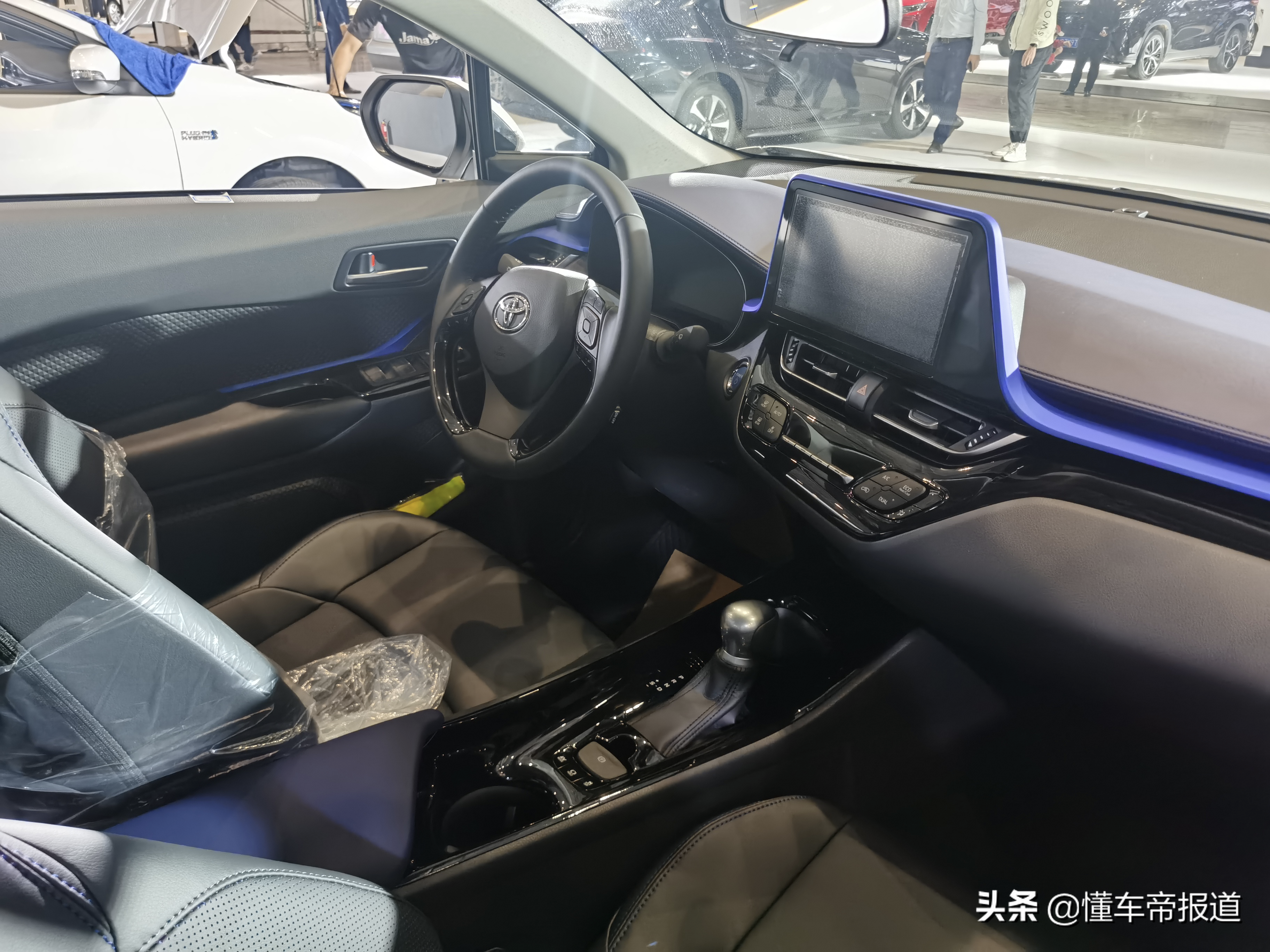 新车｜轿车SUV全都有，广汽丰田多款新能源车型亮相海口车展