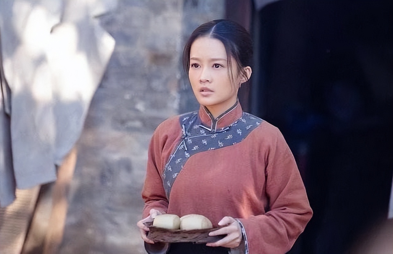 一脸“苦瓜相”却还能演大女主，这8位女星越看越丧，导演咋想的