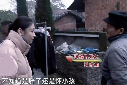 2021年女大学生失恋后发疯，殴打六旬母亲，执意嫁给50岁的流浪汉