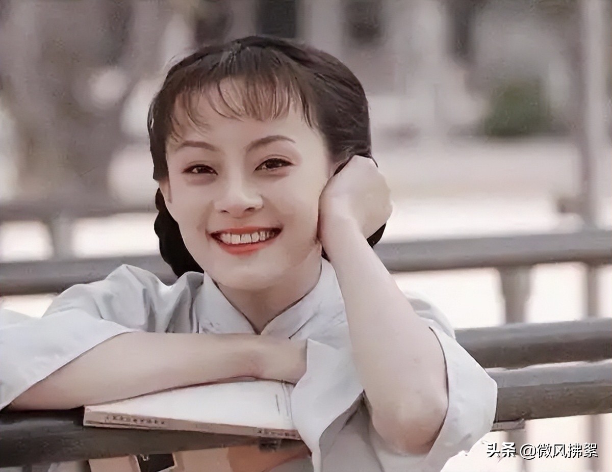 11位女星的民国学生装 灵动俏皮