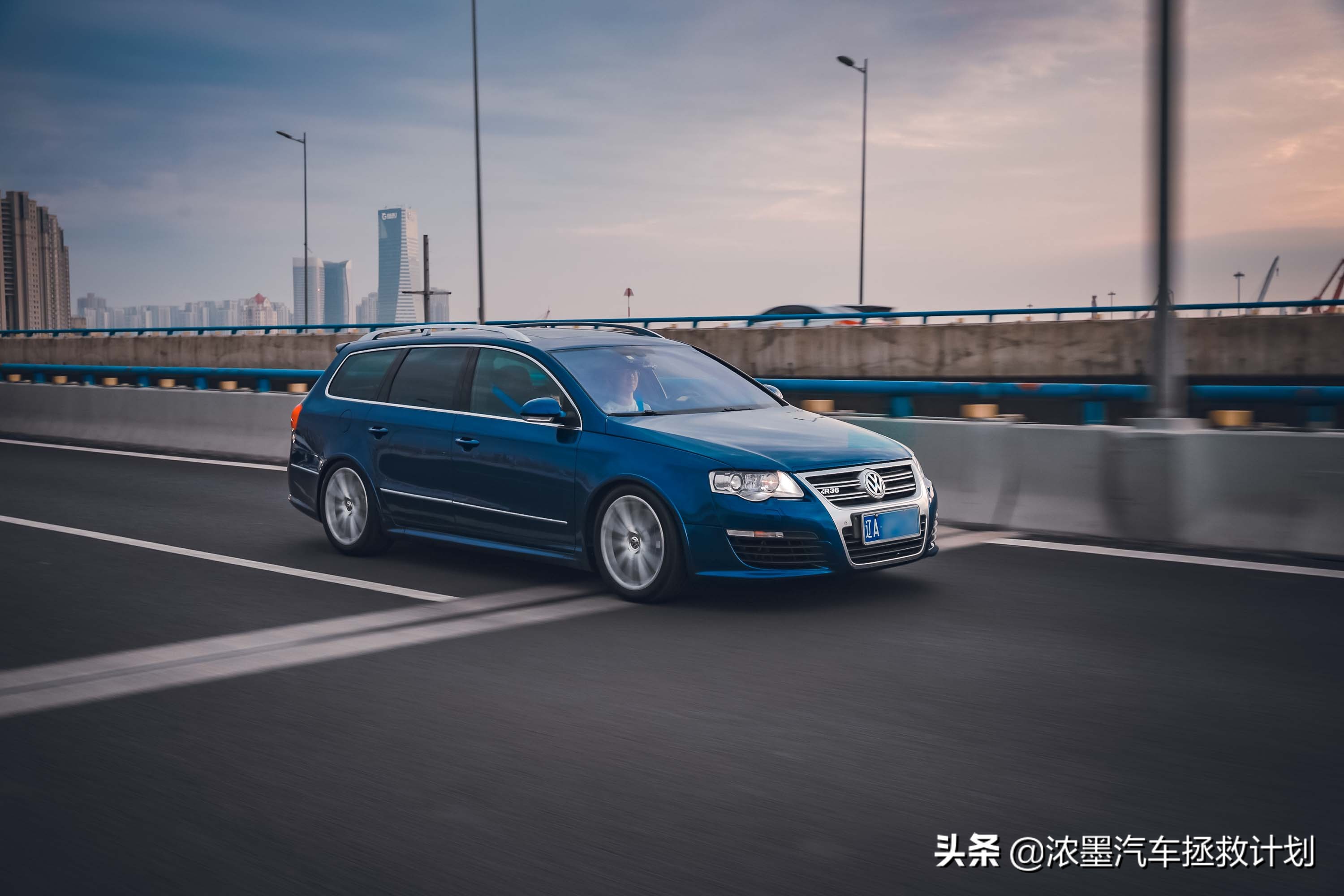 下篇|完美复活经典款大众r36,在日趋相同下做点与众不同的事来