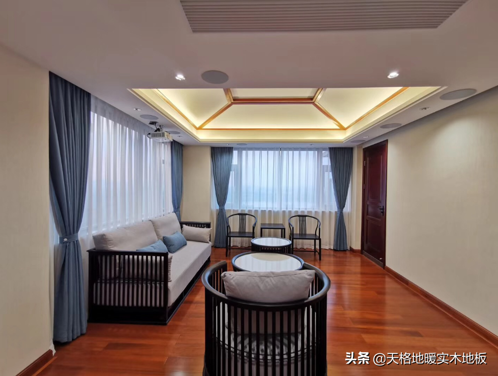 新房装修，木地板颜色如何搭配更好看？听听设计师怎么说