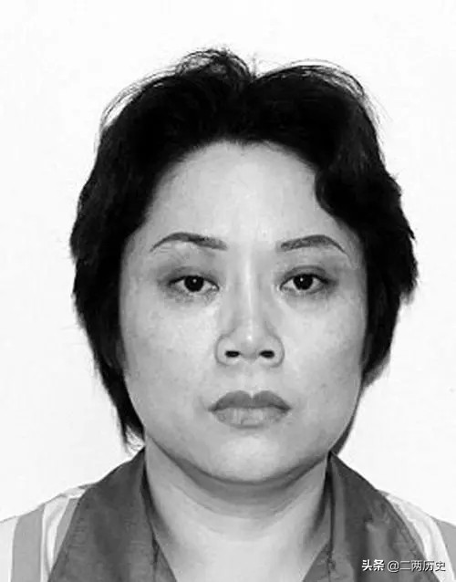 2009年，重庆黑帮女老大“萍姐”被捕入狱，她犯下了哪些事？