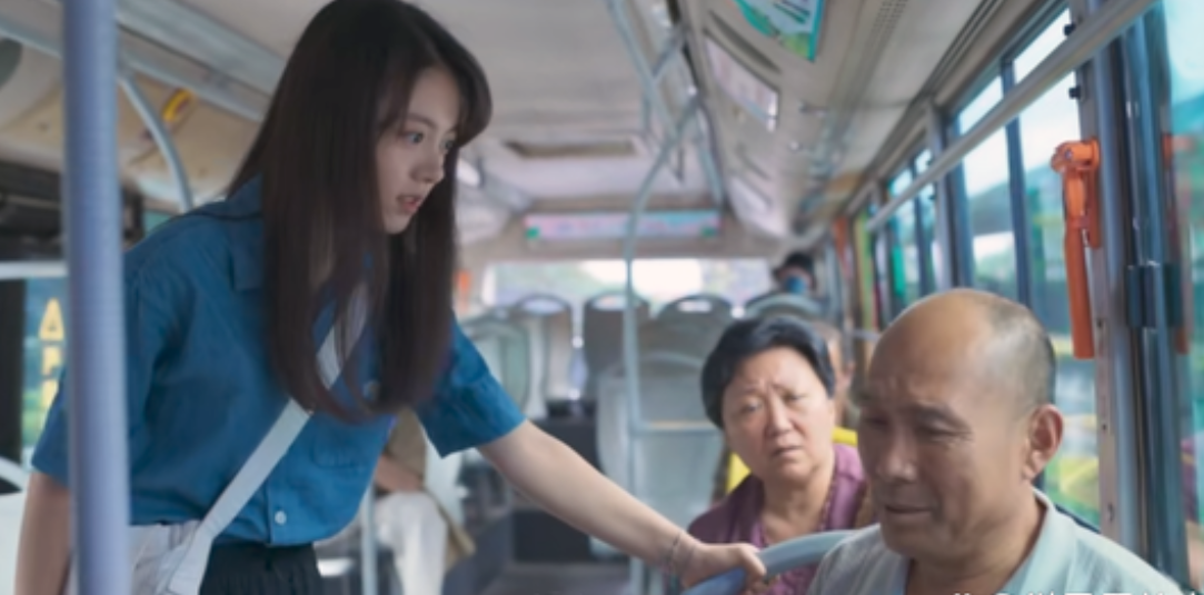 《开端》4对父母都有故事，爆炸案父母最极端，卢笛父亲是理想型