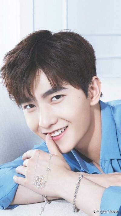 31岁杨洋:跳了10年舞,出道15年,被抛下3次,今成"顶流男神"