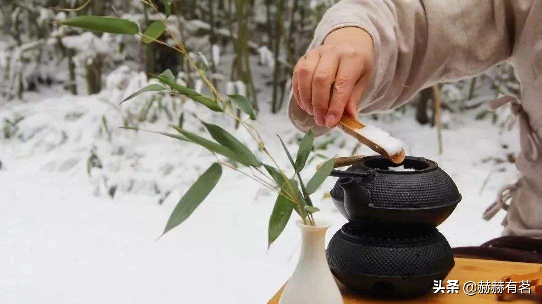 下雪天，我们都在赏雪景，古人却在烹雪煮茶