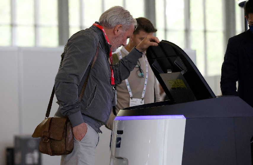 无惧疫情率先复工复产，深兰组织团队奔赴欧洲开拓市场