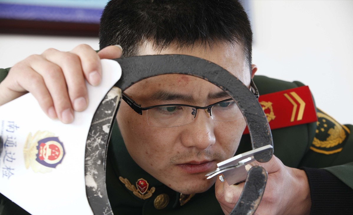 大学生想当兵12年，大二去好还是大学毕业去当兵好？建议了解