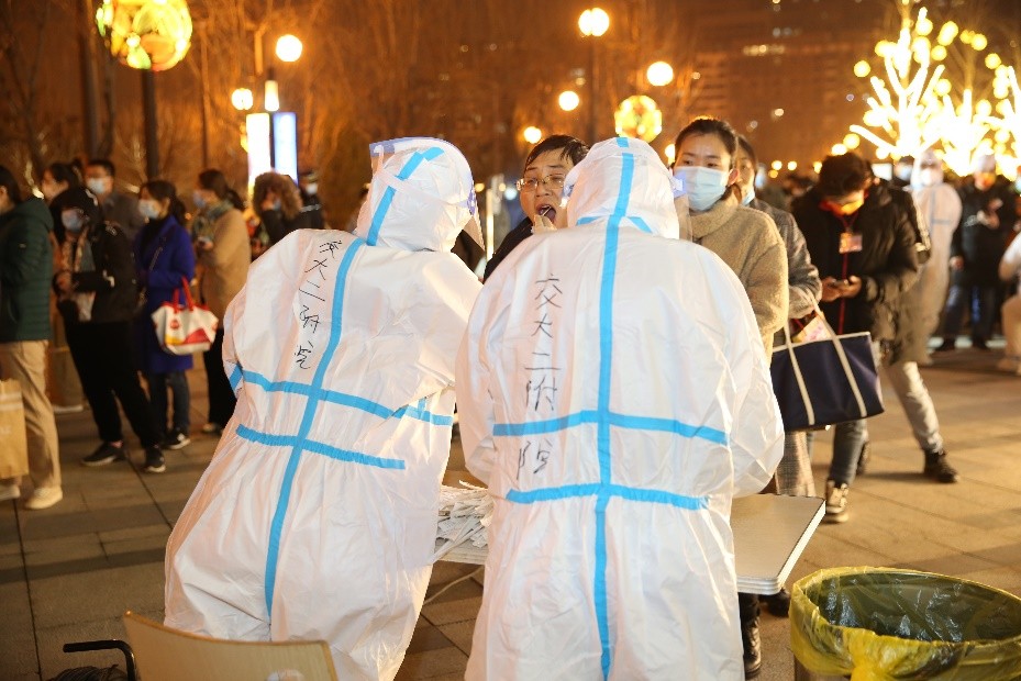 冲锋一线！今天，第111个国际护士节，把“头条”留给她们！