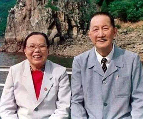 洪学智夫人张文千里寻女，好不容易找到当初那家，女儿却被送走了