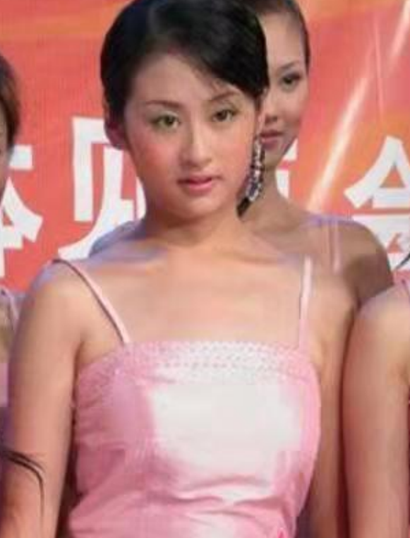 “娱乐圈大嘴巴”喜欢豪门的颖儿，为何选择爱的卑微的付辛博