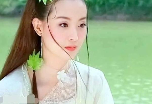 古装VS现代堪称“换头”！多演点古装戏吧，我能磕一辈子