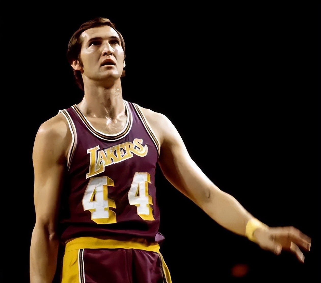 第五名,杰里·韦斯特韦斯特可是以为传奇的人物,甚至是唯一的一位总