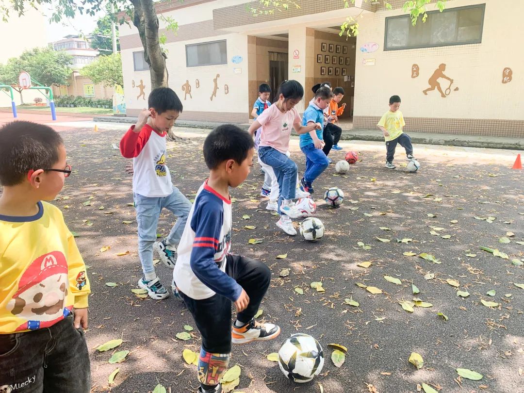 成都市双流区九江小学周末托管“足”够精彩