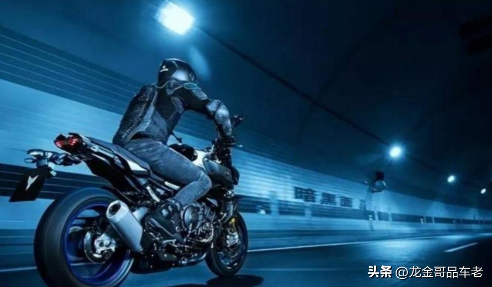 雅马哈一款四缸公升级街车——MT-10，马力有160匹