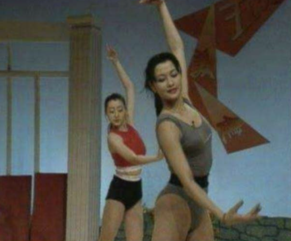 马华：中国首位健美操明星，90年代火遍全国，为何41岁英年早逝？