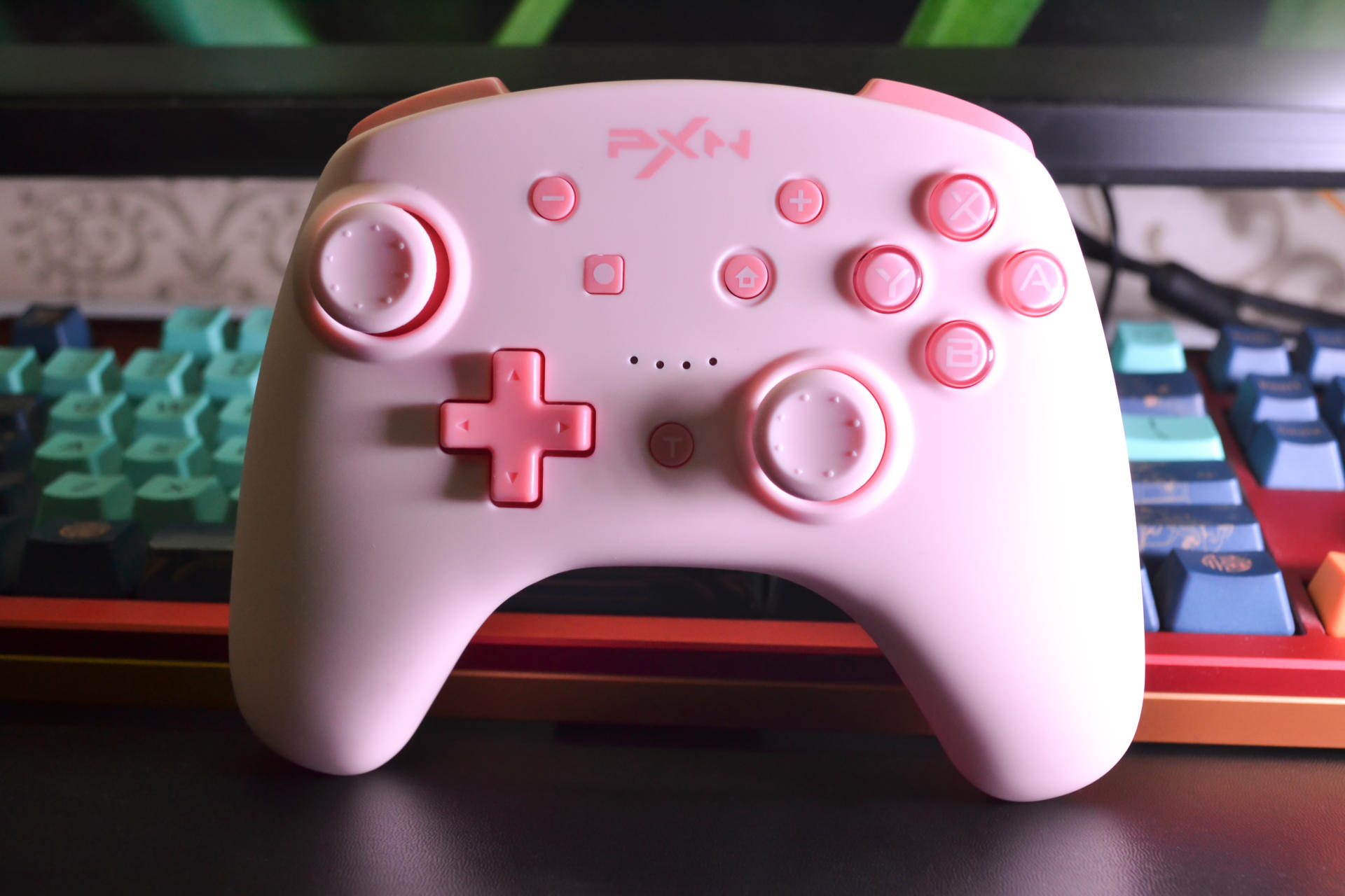 少女心樱花粉糖果色登场 莱仕达PXN-9607X SWITCH手柄