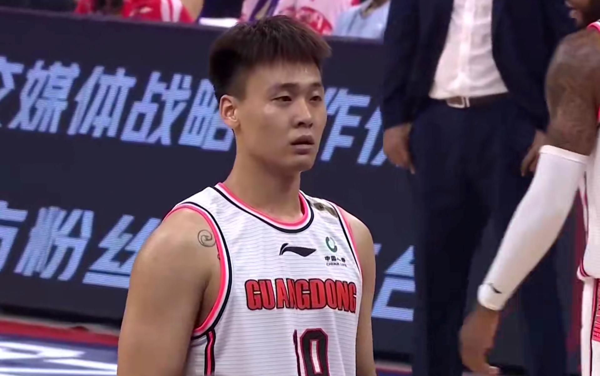 CBA北控vs广东视(宏远109:80大胜北控，杜锋指导肯定球员战术执行与防守表现)