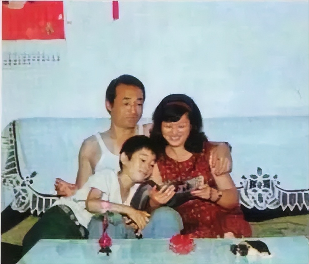 黄晓明之母张素霞：挽救过儿子的婚姻，现在她的心最痛