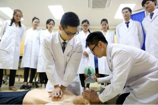 中国医学院“30强”榜单，分为4个阶梯，第三档适合中等生