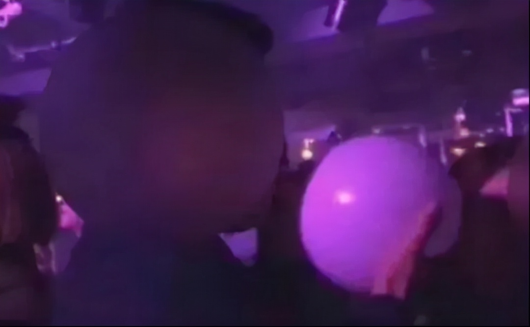 安徽两未成年少女吸食“笑气”被抓！女孩“笑气”成瘾任人摆布