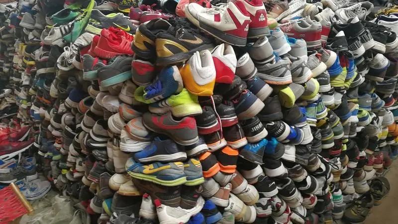 几块钱一双的旧鞋，卖到国外几十元，如此高的利润您心动了吗？