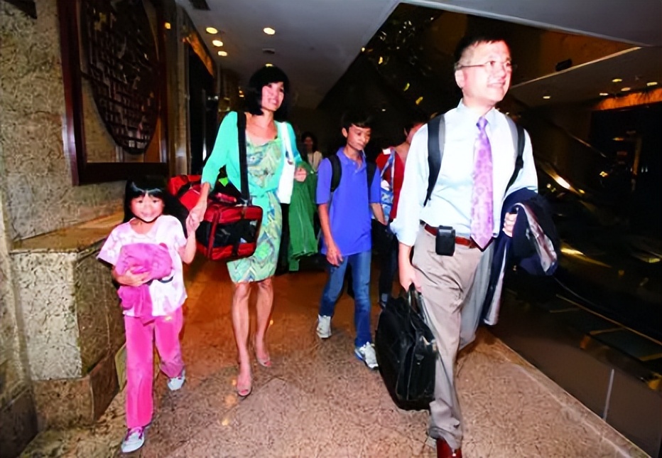 美国首位华裔州长骆家辉，根在广东台山，却对美国忠心不二