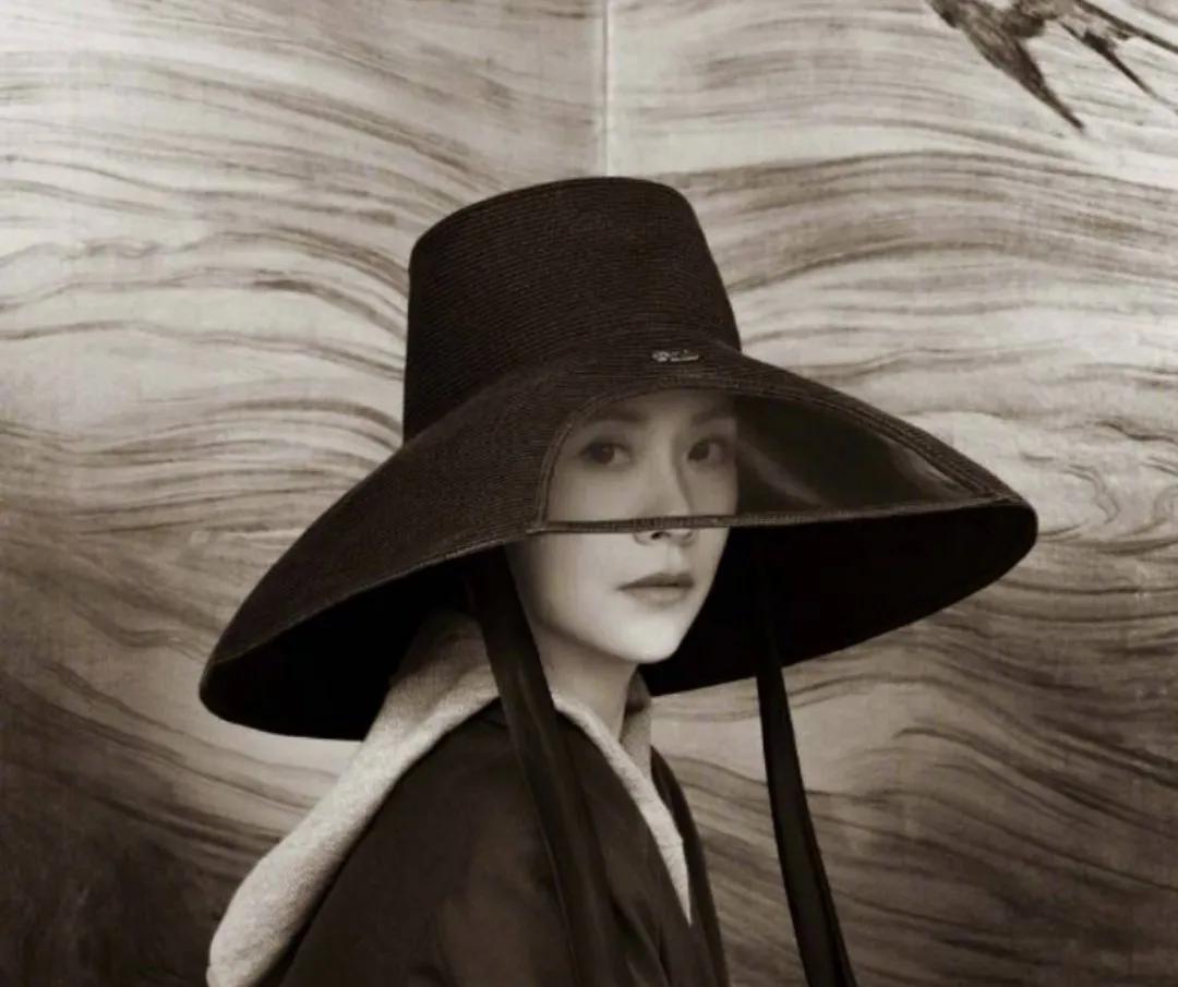 女人何必为难女人～海清为什么给人一种从未年轻过的感觉