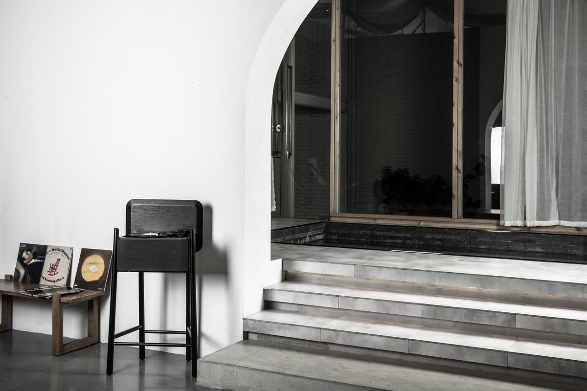 高品质家居Hi-Fi黑胶唱机，HYM-ROOT直立式创新出圈