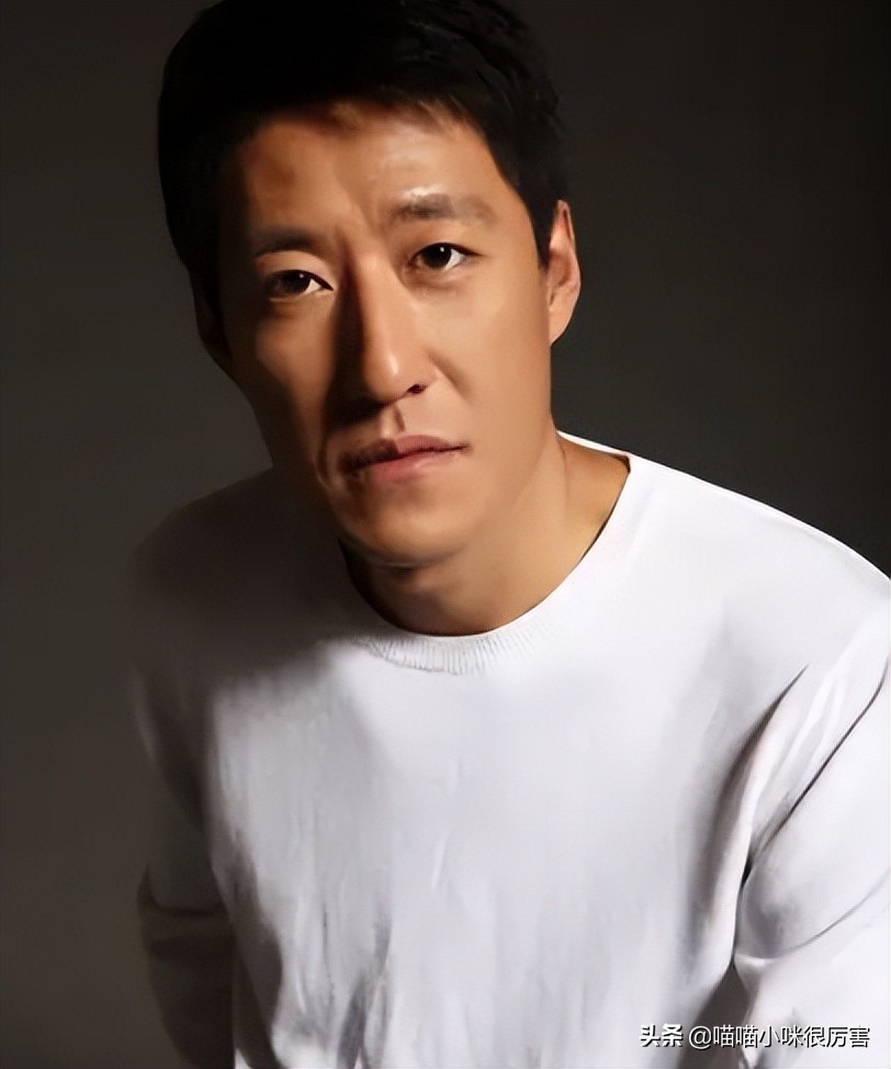 好男人于震：重情义与前妻结婚，却被说成家暴，今将二婚妻宠成宝