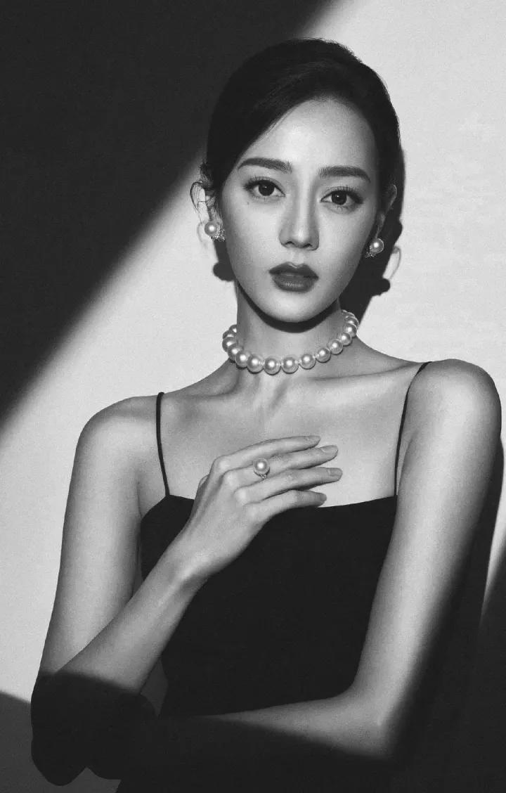 迪丽热巴的颜值是否过誉？