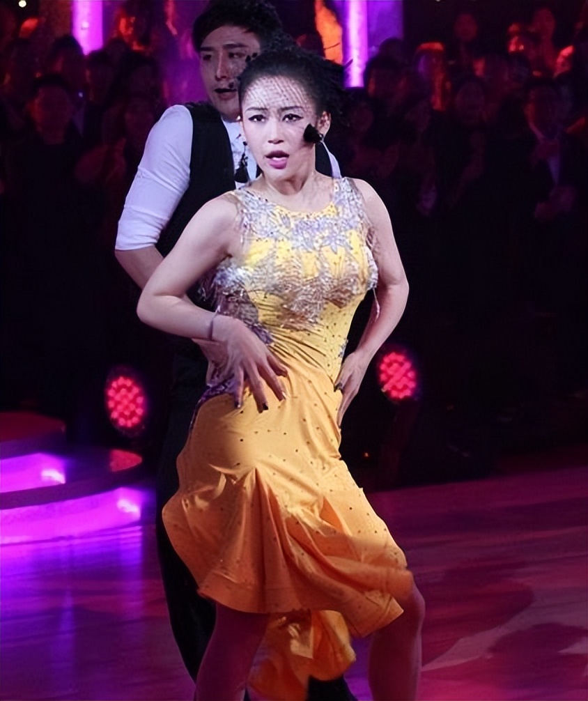 "九球天后"潘晓婷:40岁身价8亿,父亲才是她婚姻路上的绊脚石