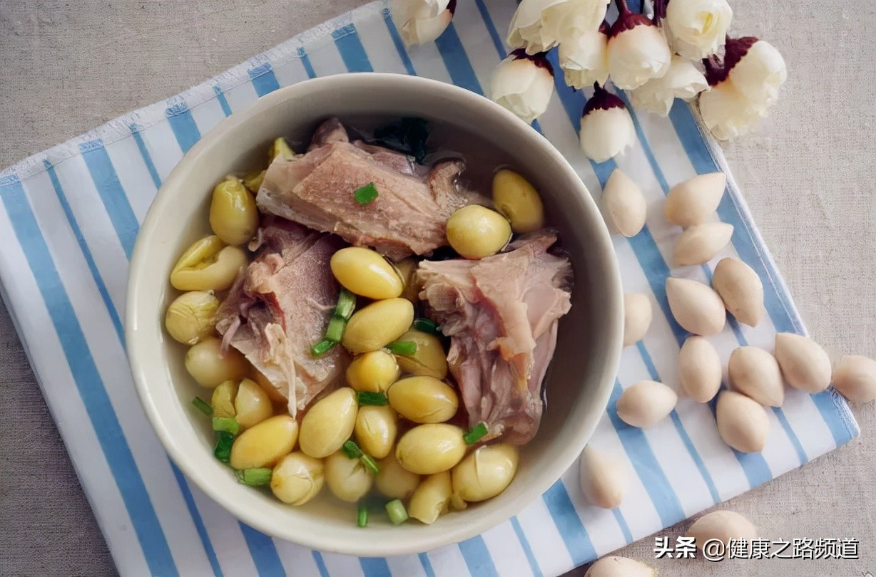 掉在地上没人捡的果子，煮来吃，是护肝、抗衰老的宝贝