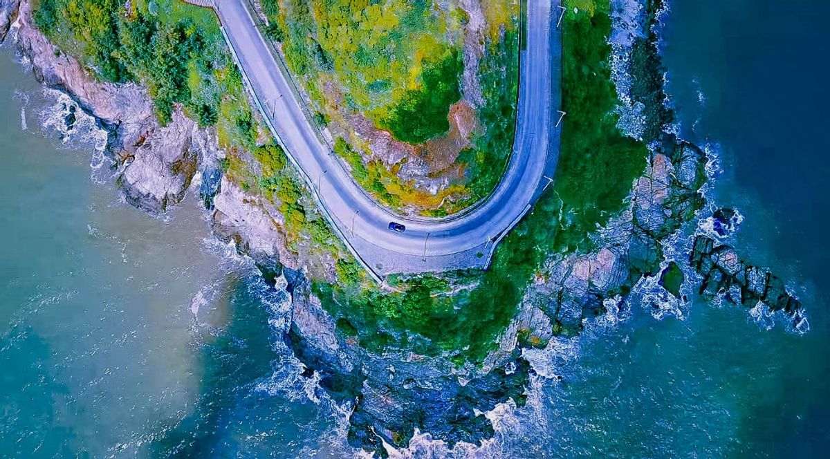 品味藝術品，置身碧海藍天試駕極星1