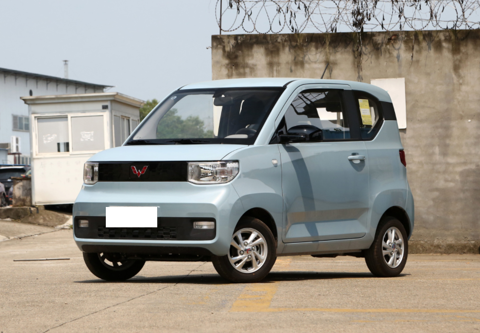 微型电动车市场的热销和宏光miniev关系是很大的,这款车型在进入汽车