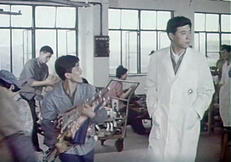 长得像陈少泽 声音像童自荣 昔日上影帅男星 高大英俊 为何一直不红？