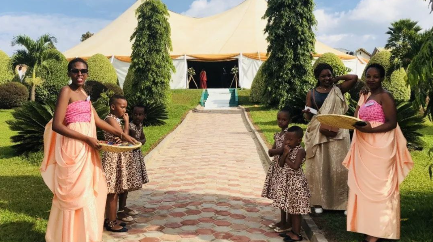 娶非洲媳妇回中国，一方面是环境原因，另一方面中国彩礼较高