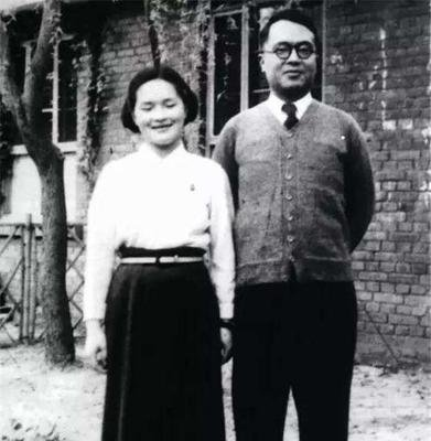97年钱瑗病逝，8天后昏迷中的钱钟书突然喊道：阿圆，转去自己家