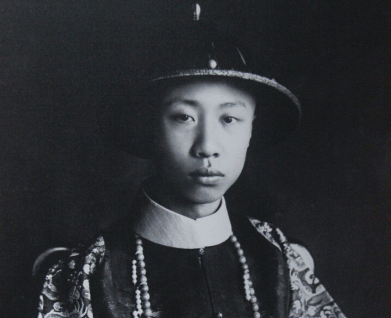 67年溥仪去世，骨灰安置引争议，周总理指示：皇陵和八宝山二选一