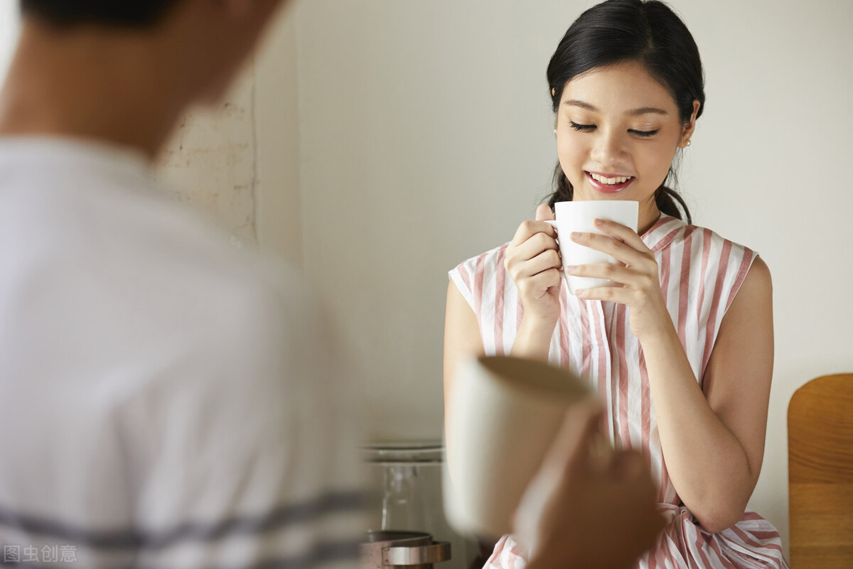 很多女人都喜歡大叔，大叔真的有魅力嗎？ 兩個女人說出心裡話