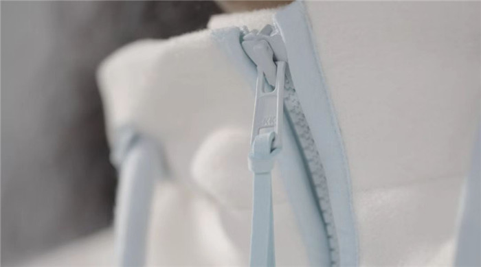 世界尽头的至纯至净——RICO LEE携手YKK亮相2022数字上海时装周