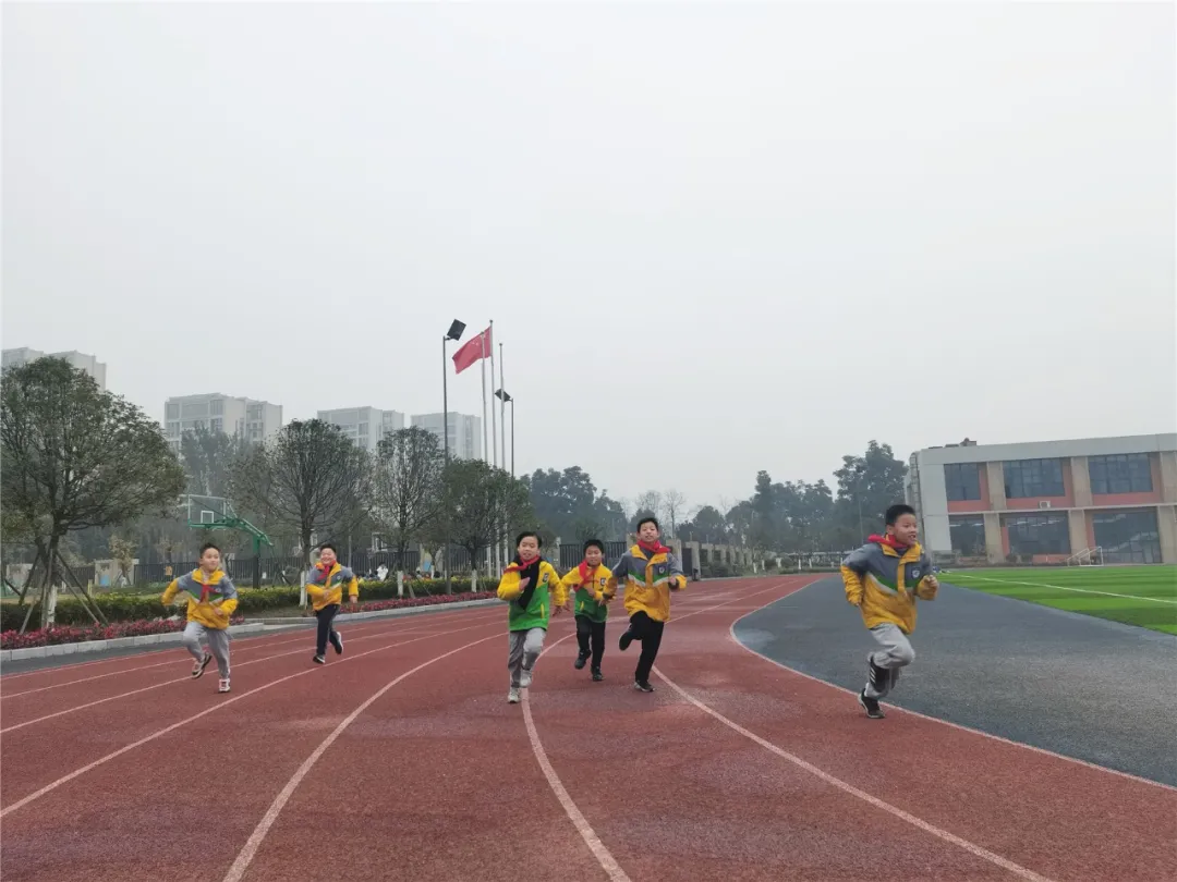 童年不同样 乐考伴成长——双流实小外国语学校体育期末测试
